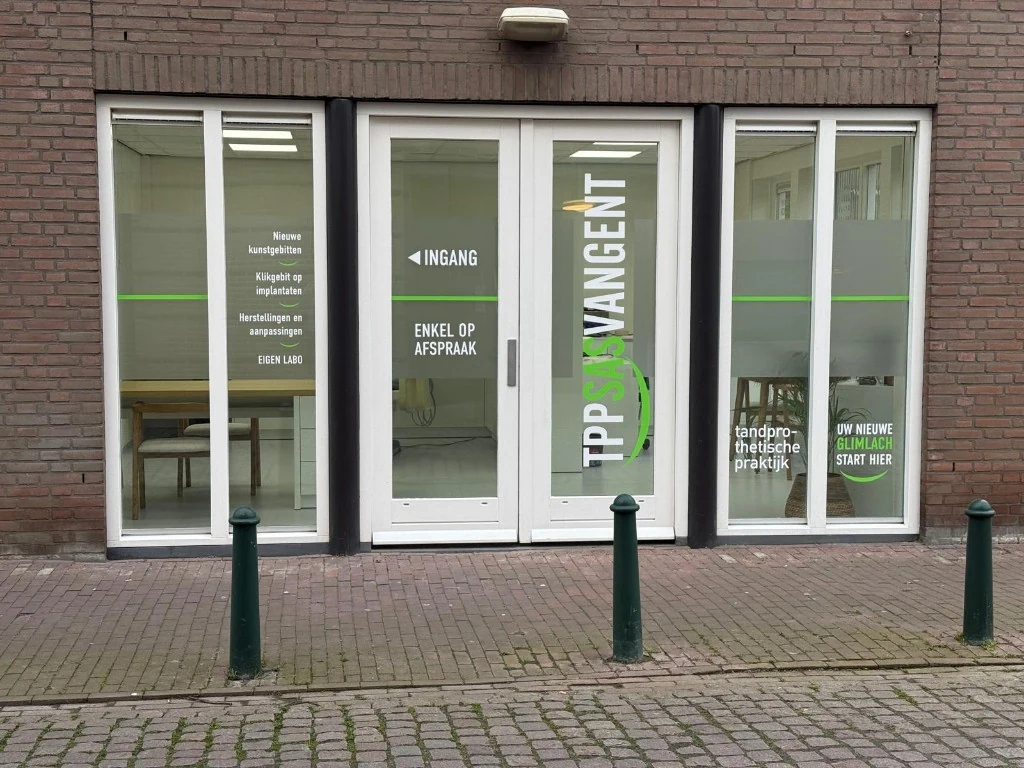 Tandprothetische Praktijk Sas van Gent - voorgevel